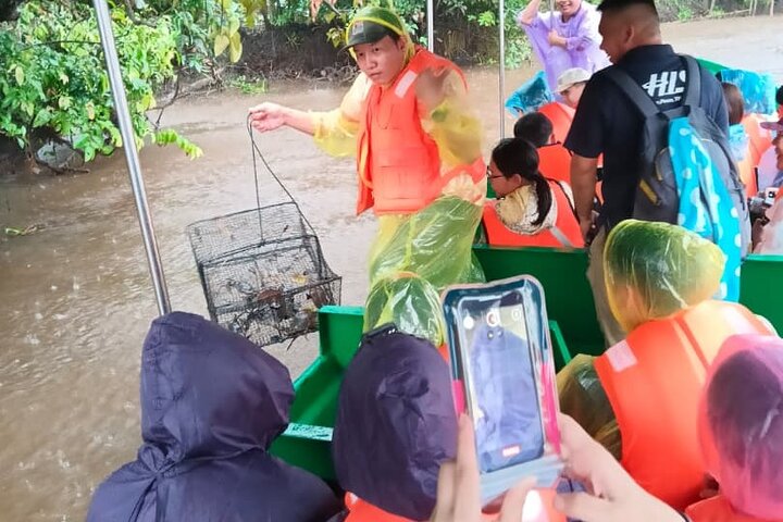 Borneo (Klias) River Cruise & Fireflies Tour