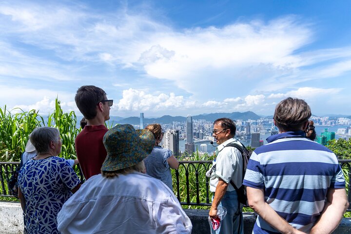 Top-Rated Hong Kong Tour: Peak Tram, Dim Sum & Cultural Sights