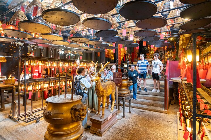 Top-Rated Hong Kong Tour: Peak Tram, Dim Sum & Cultural Sights