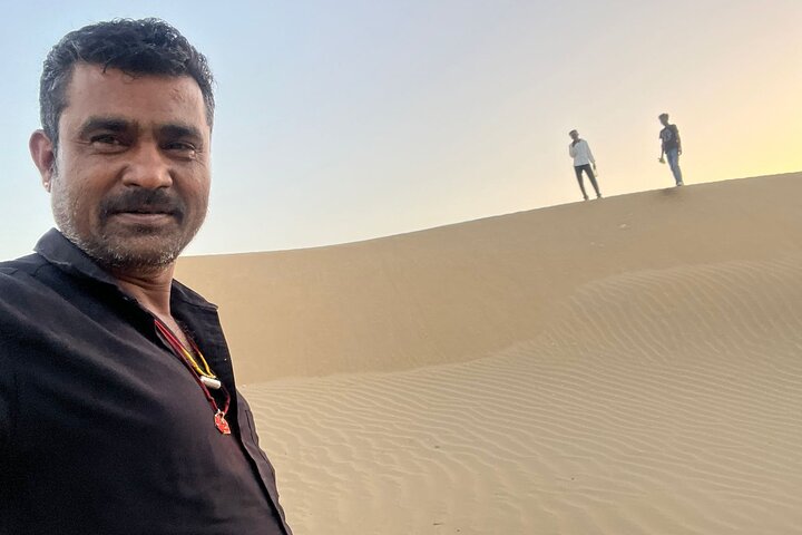 Non-touristic overnight camel safari