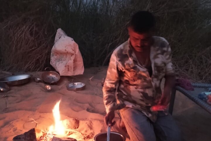 Non-touristic overnight camel safari