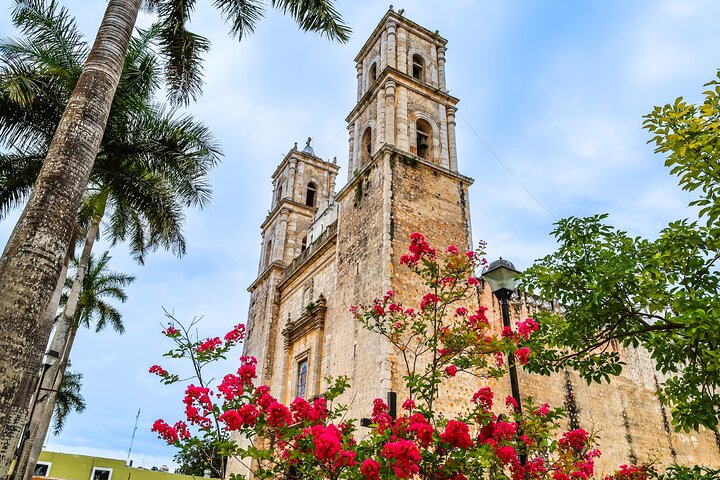 Chichen Itza, Cenote, and Valladolid Tour