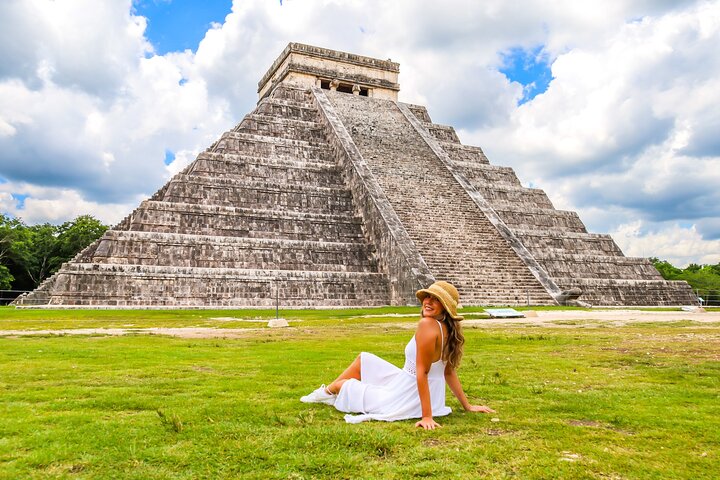 Chichen Itza, Cenote, and Valladolid Tour