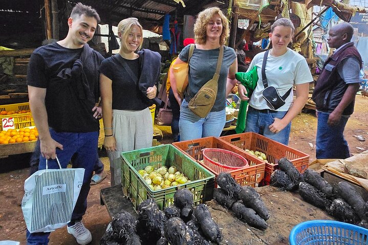 Traditional Kenyan Cooking Class & Local Market Tour