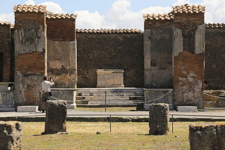 Skip-the-Line Pompeii Guided Tour from Sorrento