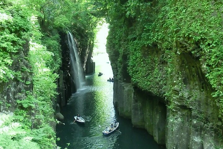 Kumamoto Route Bus 1 Day Trip: Takachiho Gorge and Local Lunch