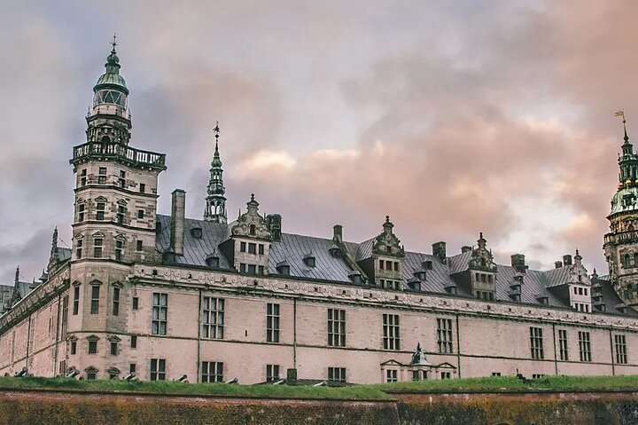 Copenhagen 10 Hour Private Tour – Castles and Countryside