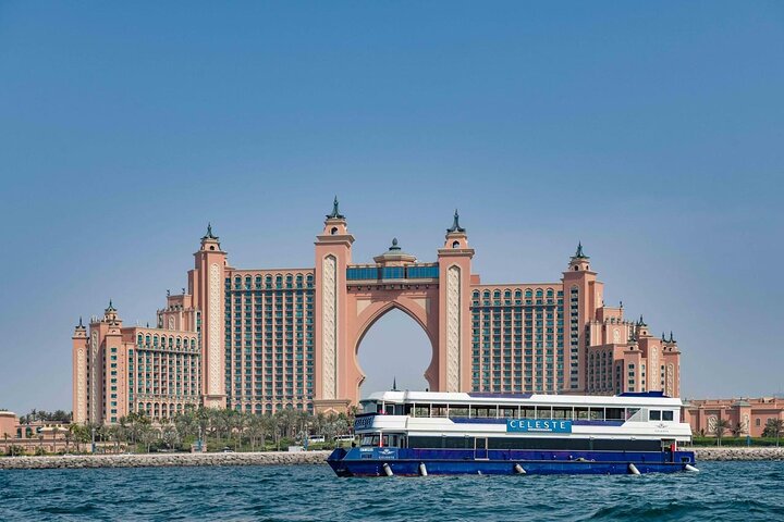 Dubai Marina Luxury Dinner Cruise, Live Shows