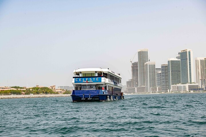 Dubai Marina Luxury Dinner Cruise, Live Shows