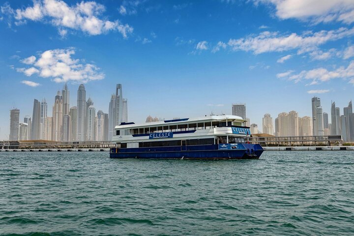 Dubai Marina Luxury Dinner Cruise, Live Shows