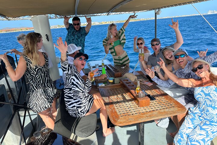 Aquaspace Sunset Sail and Snorkel Tour on Bonaire with Diner