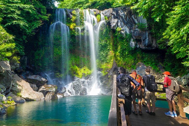 Jeju South-West Essentials: Hallasan & Signature Highlights