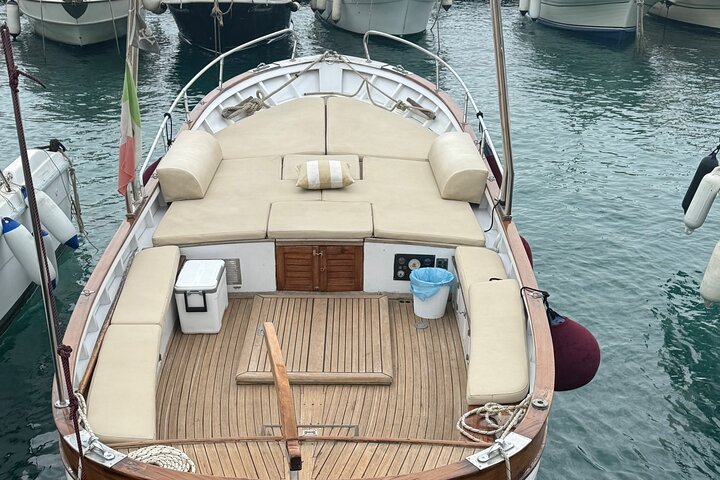 Capri Private Boat Tour with Capri Skipper