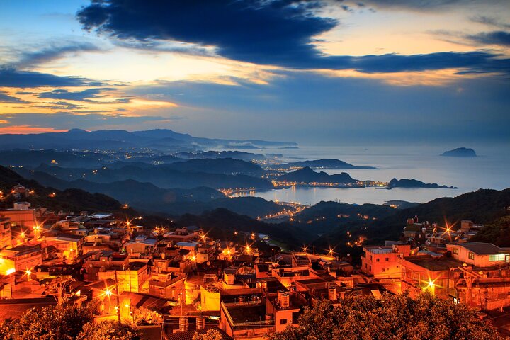 Half Day Private Tour to Jiufen, Shifen Waterfall & Pingxi Sky Lantern