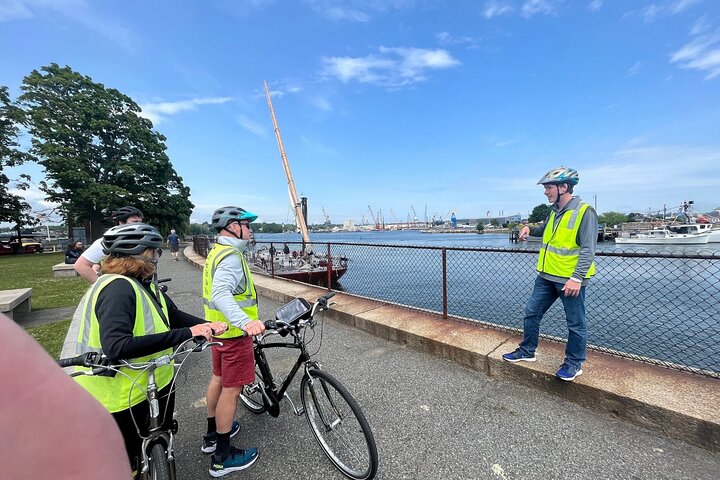 Islands & Harbor Bike Tour-Sightseeing + Exploring Must-See Sites