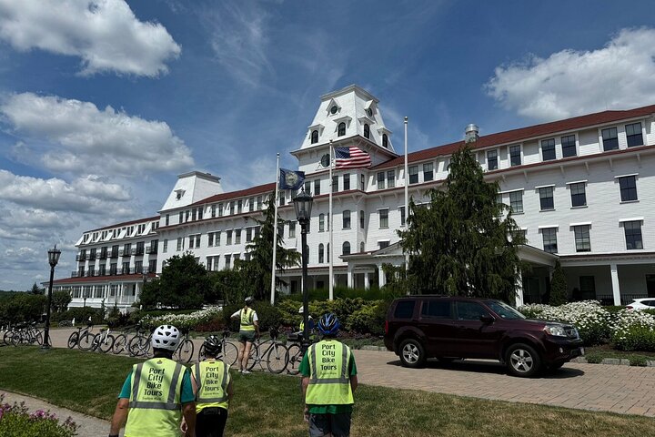 Islands & Harbor Bike Tour-Sightseeing + Exploring Must-See Sites