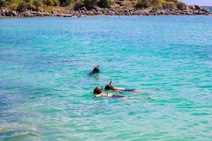 All-Inclusive Local Guided Pinel Island Tour