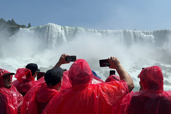 NYC to Niagara Falls 1-Day Tour: Flight and Land-Airfare Included