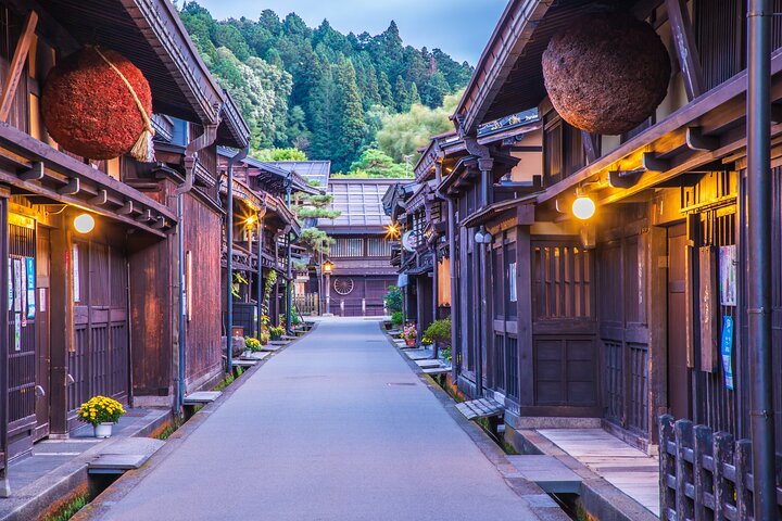 One-way Bus: from Kawaguchiko to Matsumoto or Takayama