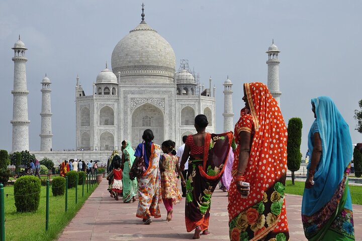 2-Day Tour to The Taj Mahal and Agra from Goa with Both Side Commercial Flights