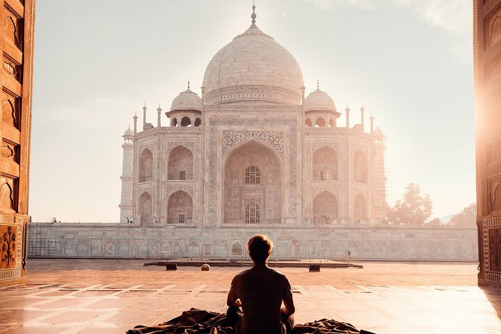 Private 2-Day Tour to The Taj Mahal and Agra with Both Side Commercial Flights