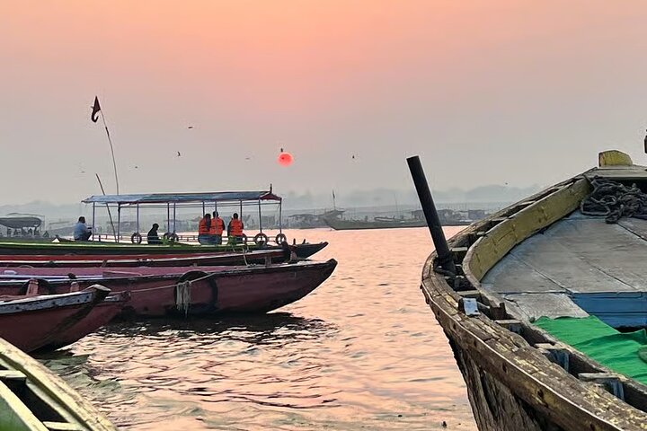 Varanasi: Private Fully-Day Tour with Sarnath and Boat Ride
