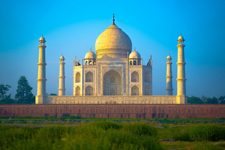Same Day Taj Mahal Tour by Gatimaan Express Train