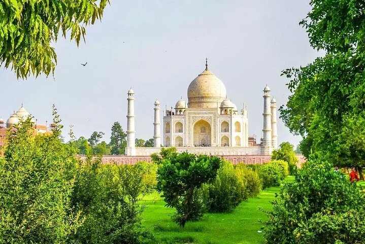 Same Day Taj Mahal Tour by Gatimaan Express Train