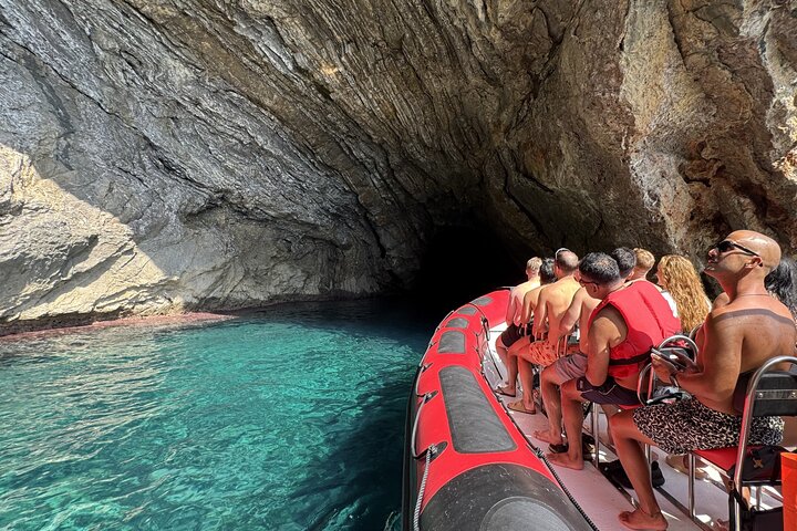 Alcudia: 3H Sightseeing, Sea Caves & Snorkel Speedboat Tour