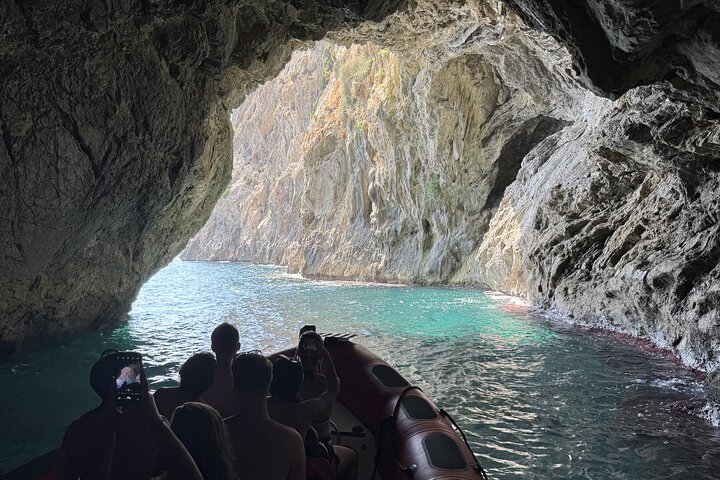 Alcudia: 3H Sightseeing, Sea Caves & Snorkel Speedboat Tour