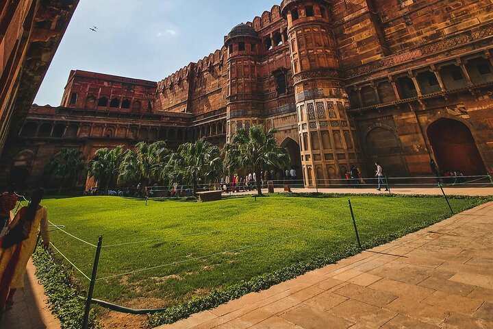 2-Day Tour to The Taj Mahal and Agra from Goa with Both Side Commercial Flights