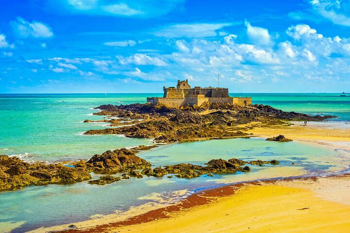 Saint-Malo Walking Tour with Audioguide on Your Smartphone