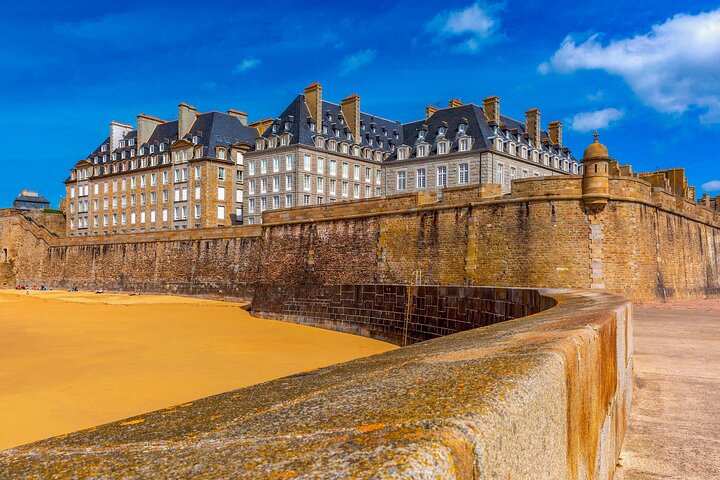 Saint-Malo Walking Tour with Audioguide on Your Smartphone