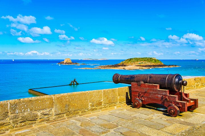 Saint-Malo Walking Tour with Audioguide on Your Smartphone