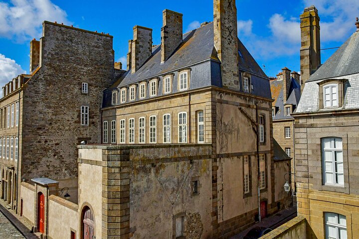 Saint-Malo Walking Tour with Audioguide on Your Smartphone