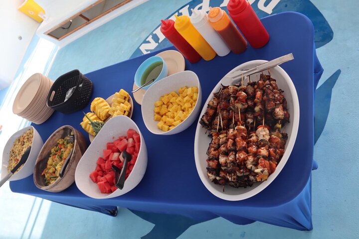 Snorkeling and Sunset Catamaran Cruise from Tamarindo