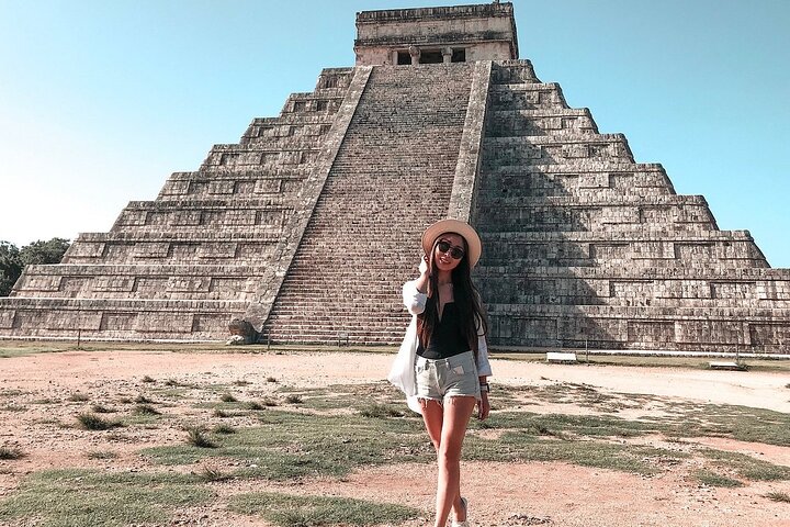 Mérida: Maya Train, Chichén Itzá, Izamal & Cenote Tour with Lunch