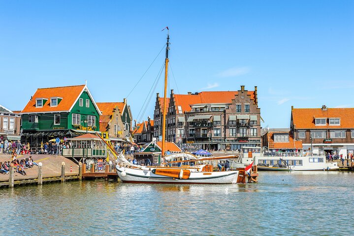 Private Zaanse Schans & Volendam Tour: Windmills, Cheese & Clogs