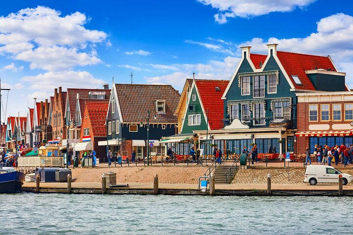 Private Zaanse Schans & Volendam Tour: Windmills, Cheese & Clogs