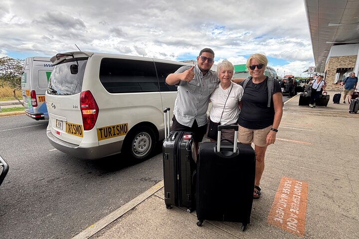 LIR Liberia Airport Shuttle Service to your Hotel or AirBnb