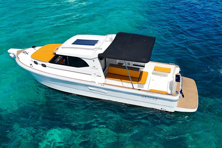 Half Day Speedboat Tour to Three Islands from Trogir