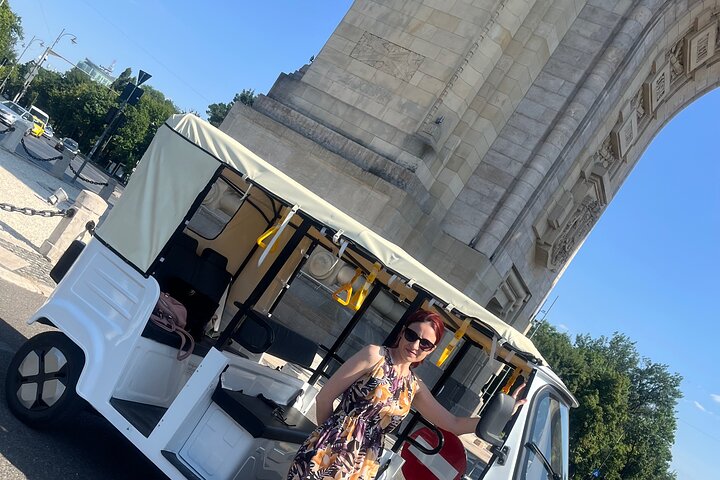 Bucharest Tuk Tuk city tour