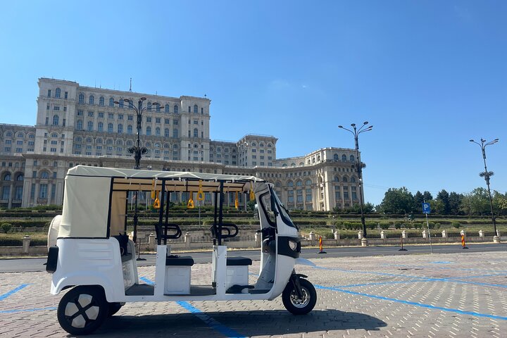 Bucharest Tuk Tuk city tour