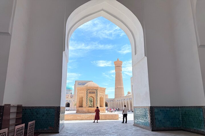 Bukhara: Walking Tour with a Small Group. Complete Guidance