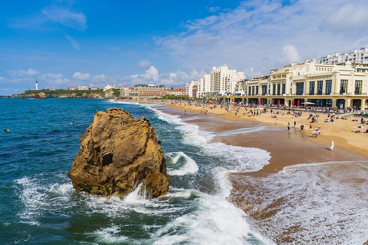 Hello Biarritz: Private 2-Hour Intro City Walk with Local Guide