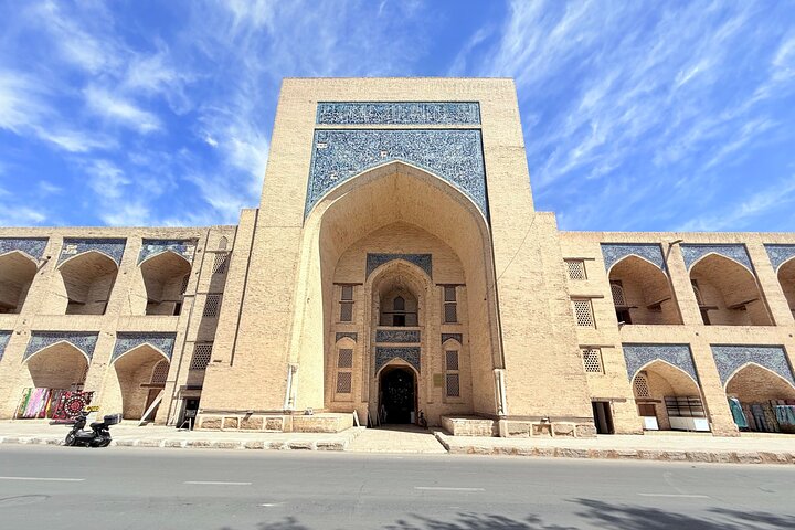 Bukhara: Walking Tour with a Small Group. Complete Guidance