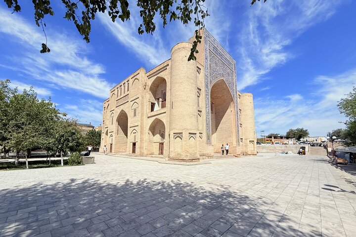 Bukhara: Walking Tour with a Small Group. Complete Guidance