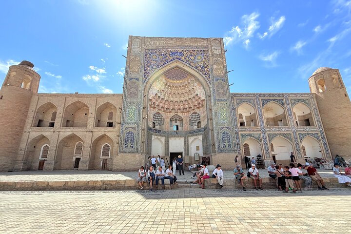 Bukhara: Walking Tour with a Small Group. Complete Guidance
