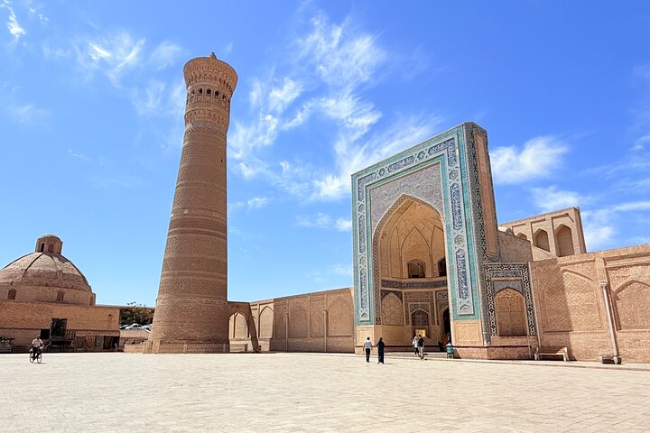 Bukhara: Walking Tour with a Small Group. Complete Guidance
