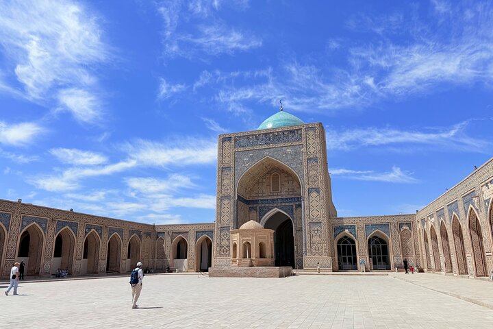 Bukhara: Walking Tour with a Small Group. Complete Guidance